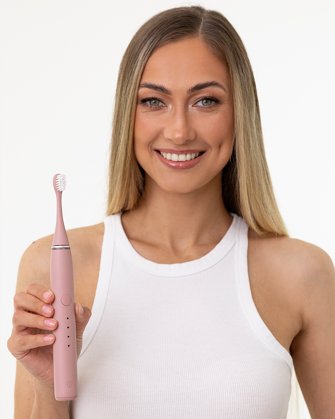 Rechargeable electric toothbrush offering up to 70 days of battery life, complete with travel case and USB-C charging cable​