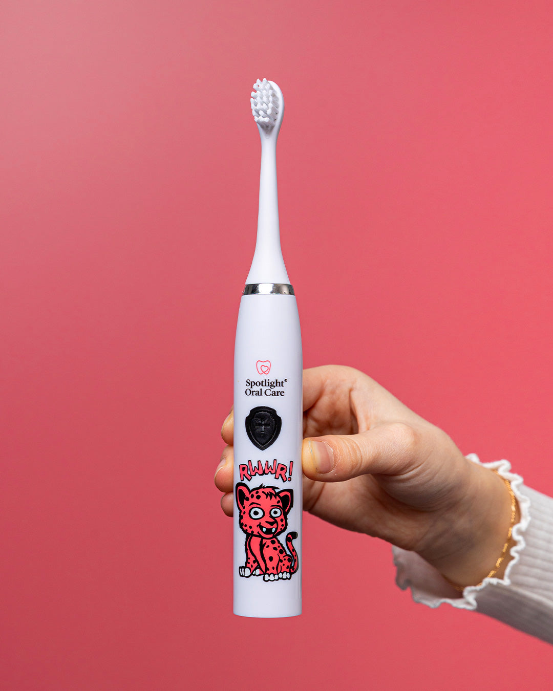 Rechargeable children's electric toothbrush with a 2-minute timer and 30-second zone change reminder to encourage proper brushing habits​