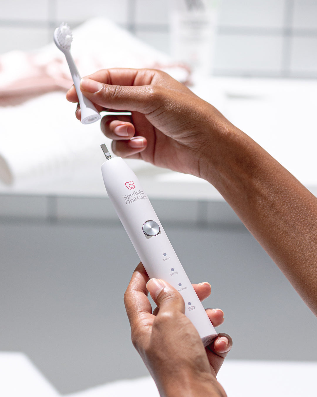 Dentist-developed Sonic Toothbrush Replacement Heads featuring soft bristles to ensure a thorough clean while being kind to teeth and gums​